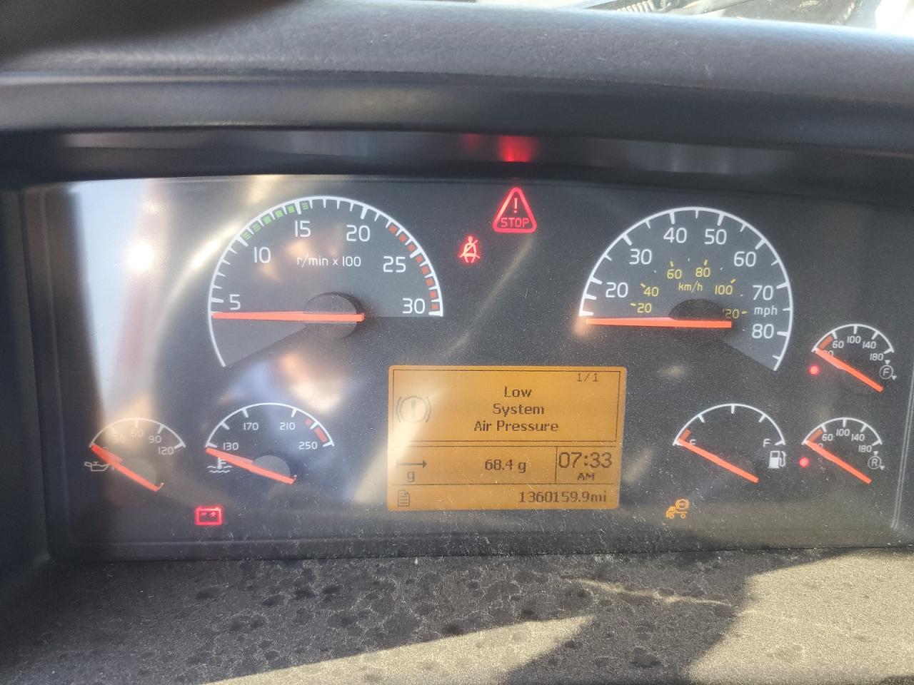2006 VOLVO Vn VIN 4V4NC9GH46N437528 photo 8