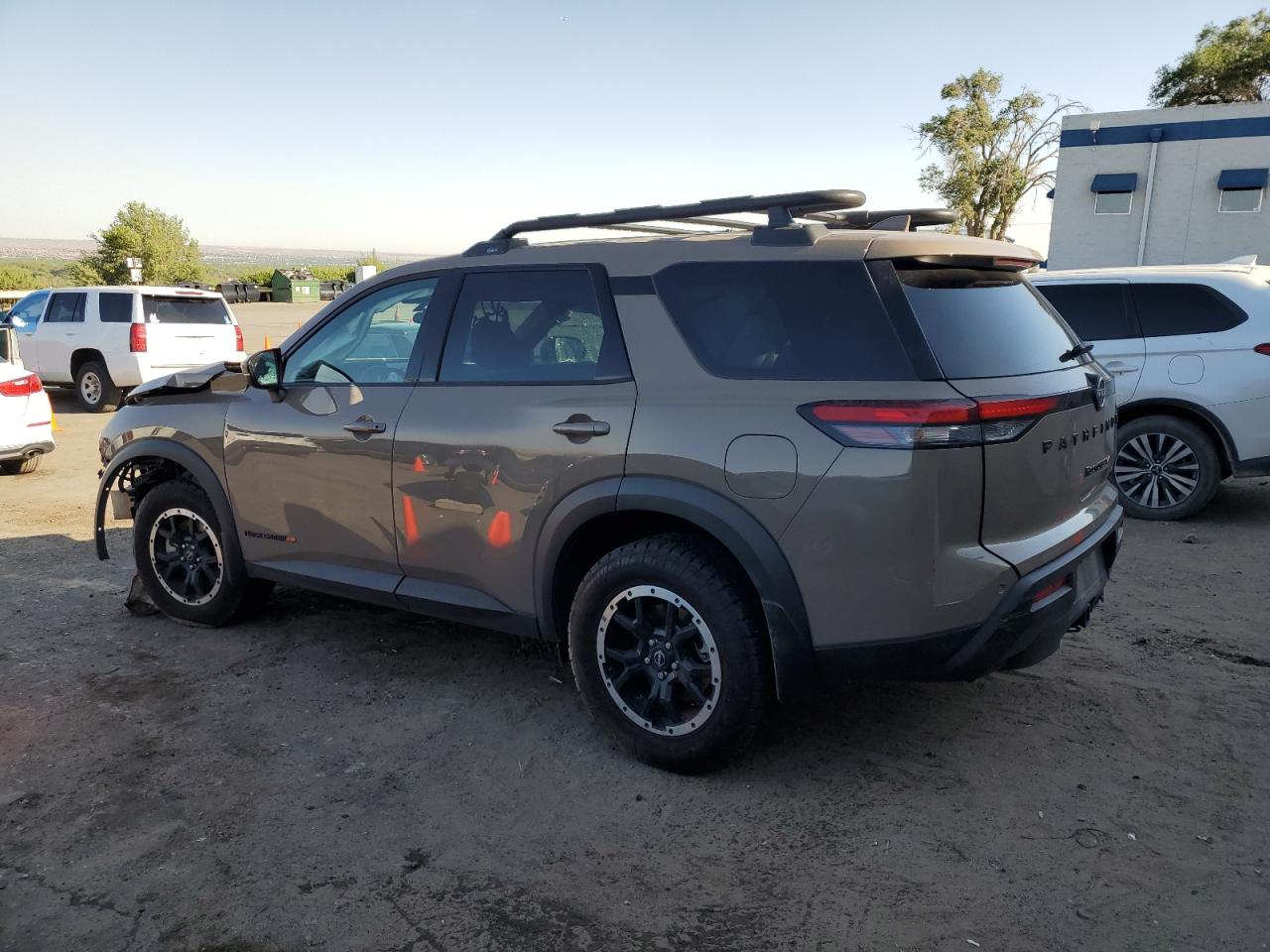 2024 Nissan Pathfinder VIN 5N1DR3BD8RC307402 photo 2
