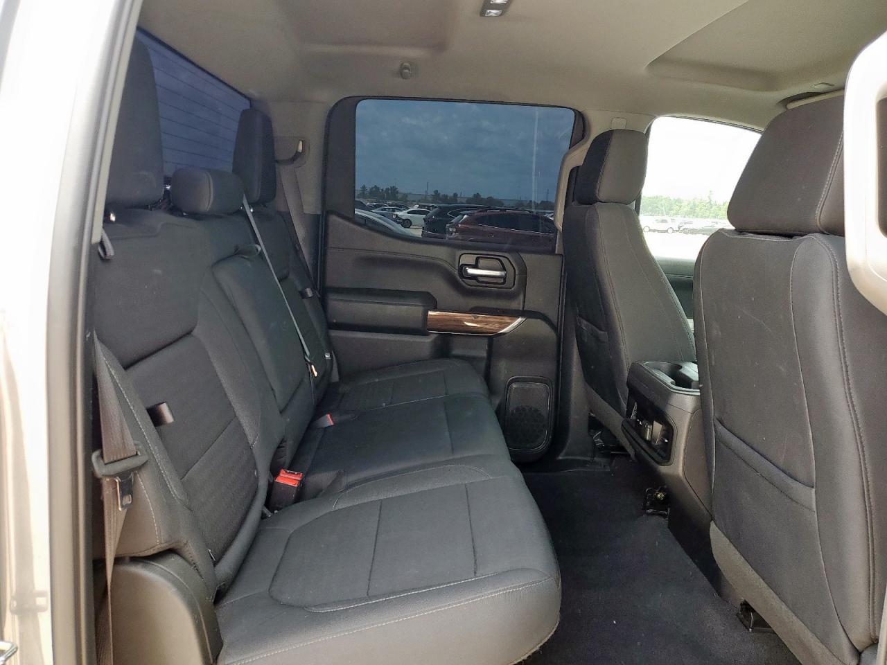 2019 Chevrolet All models VIN 3GCUYEED4KG282144 photo 10