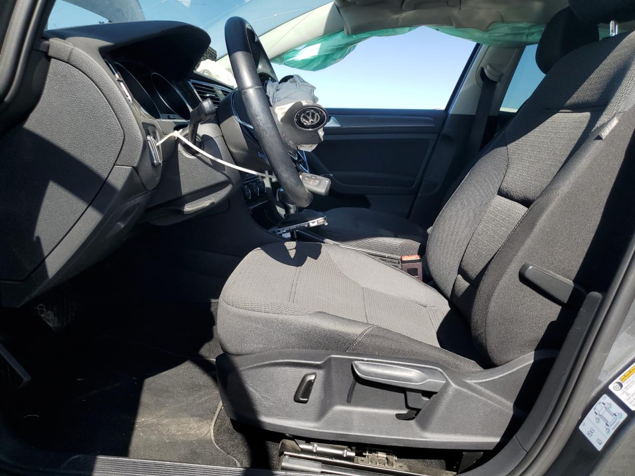 2019 VOLKSWAGEN E-golf se VIN WVWKR7AU8KW903263 photo 7