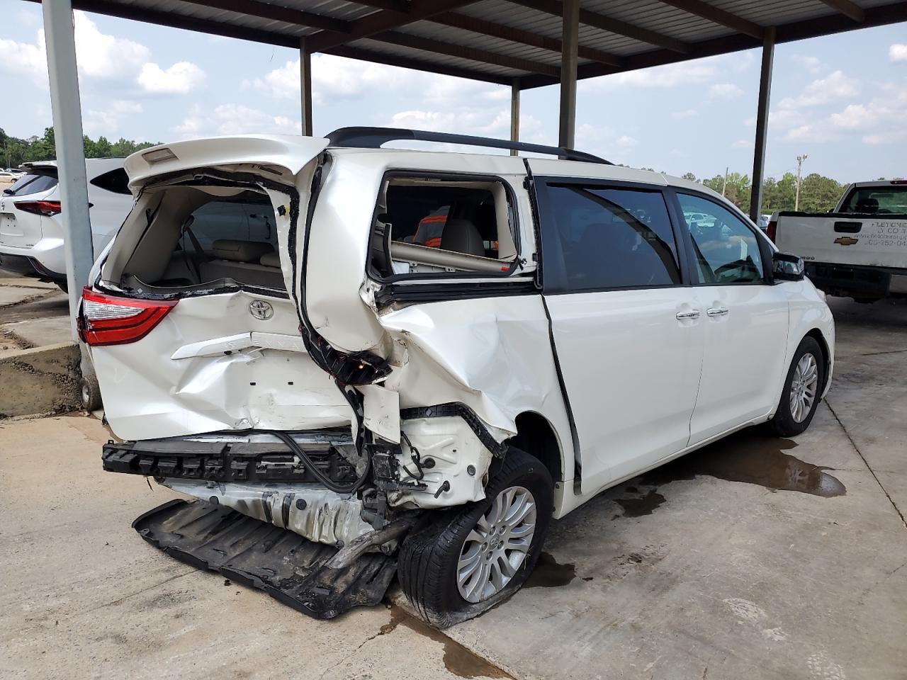 2017 Toyota All models VIN 5TDYZ3DC4HS867912 photo 3