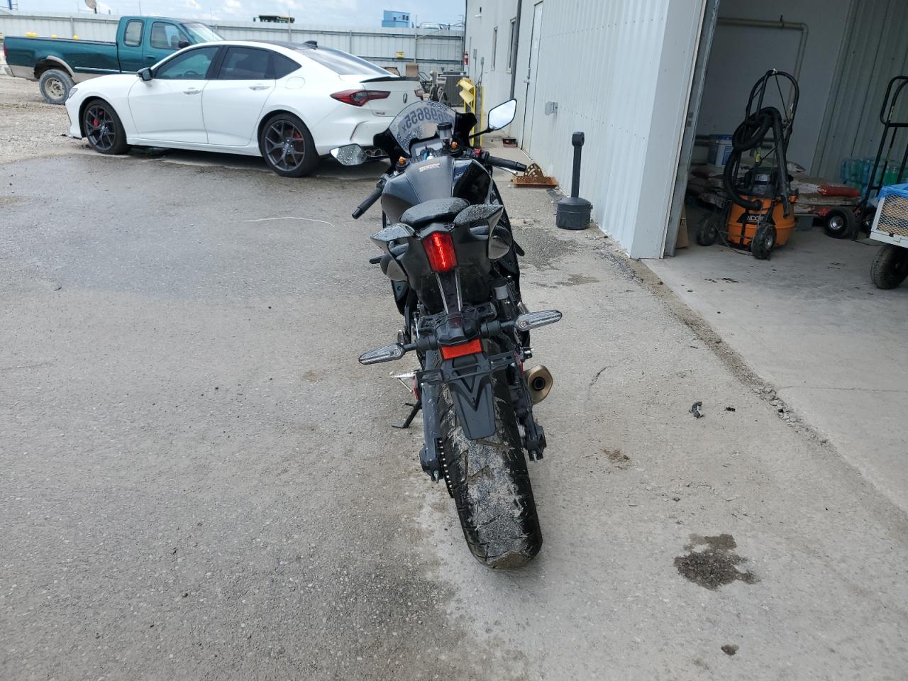 2024 YAMAHA Yzfr7 VIN JYARM38E1RA014201 photo 4