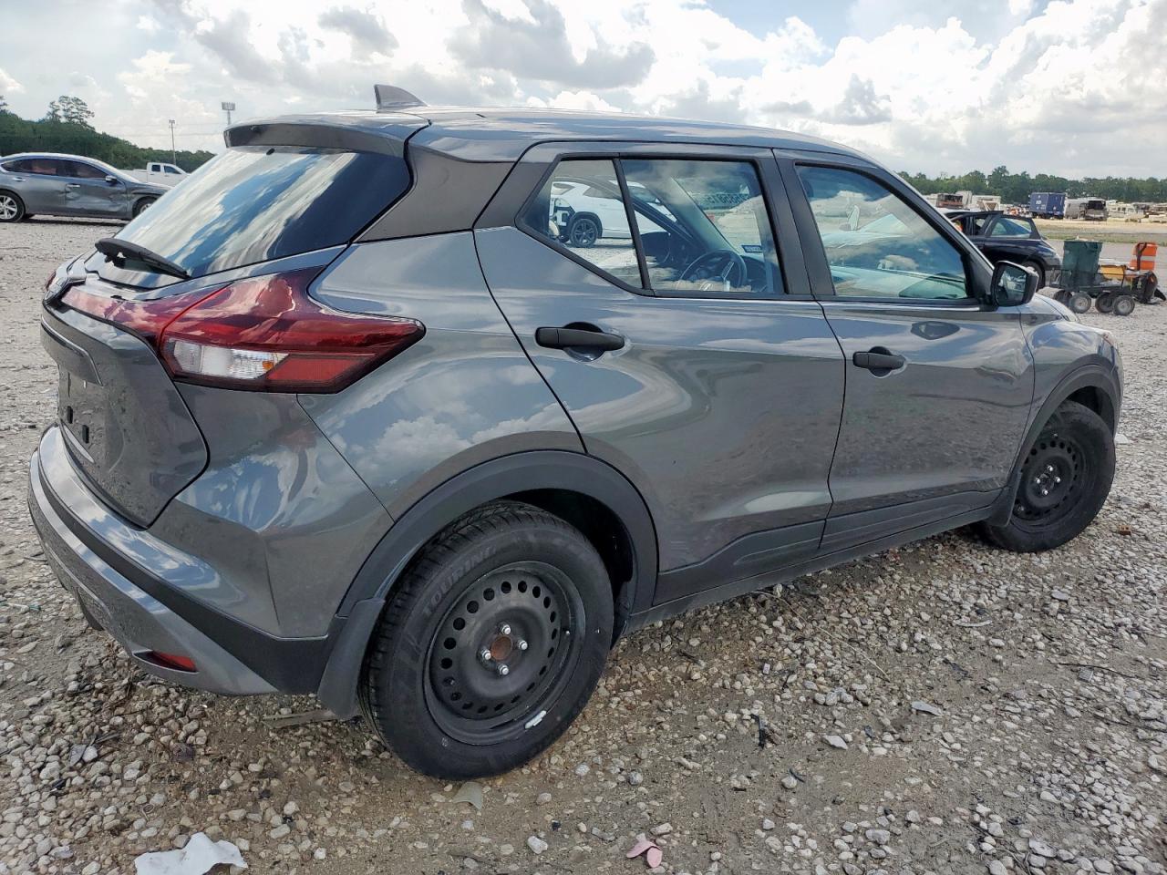 2022 Nissan Kicks VIN 3N1CP5BV5NL499454 photo 3