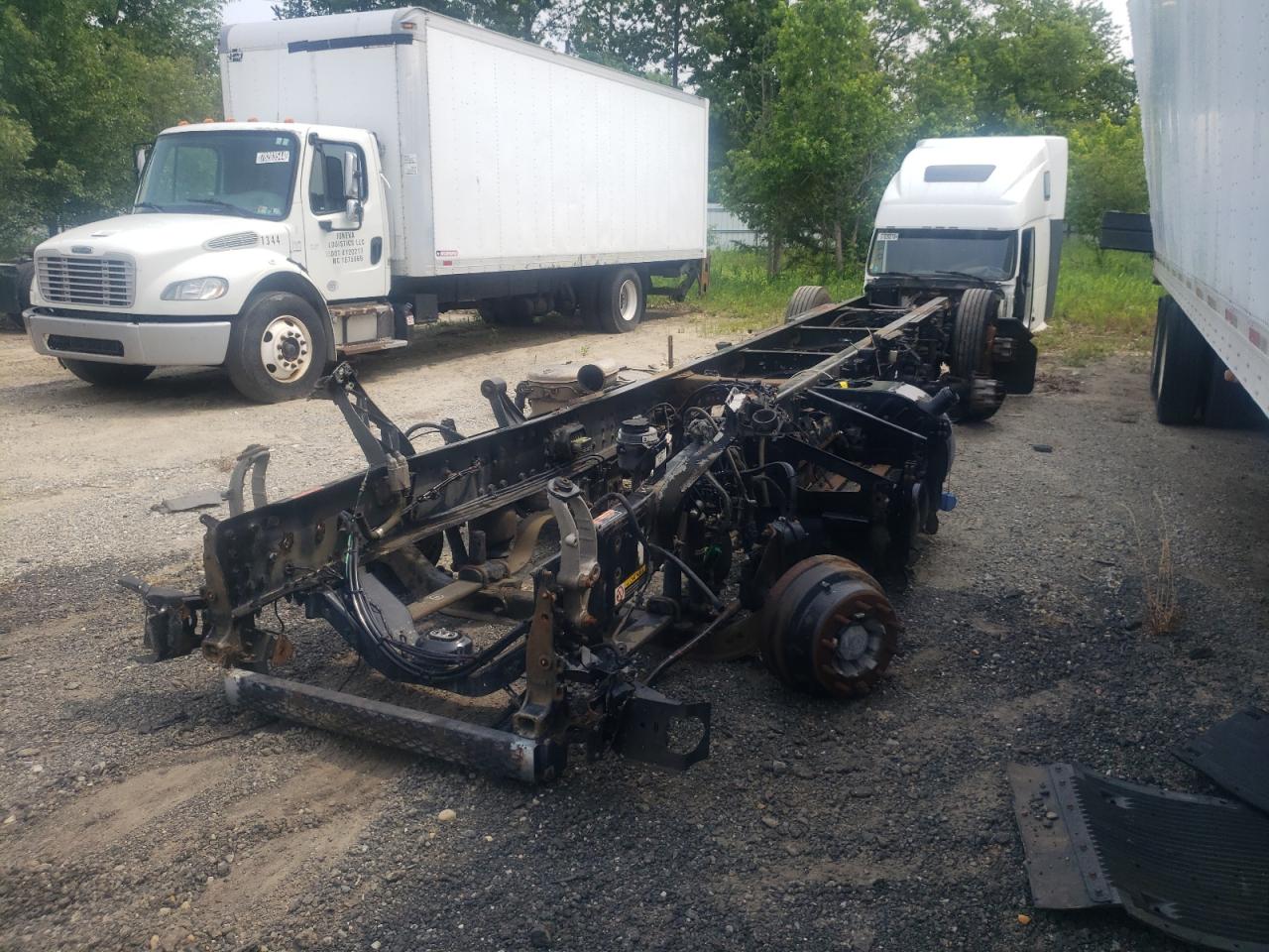 2015 VOLV All models VIN 4V4NC9EH6FN915046 photo 2