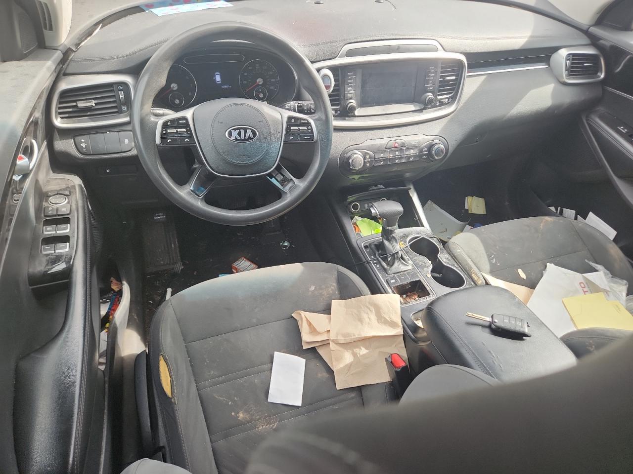 2019 Kia Sorento VIN 5XYPG4A34KG509709 photo 8