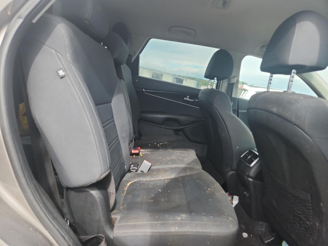 2019 Kia Sorento VIN 5XYPG4A34KG509709 photo 11