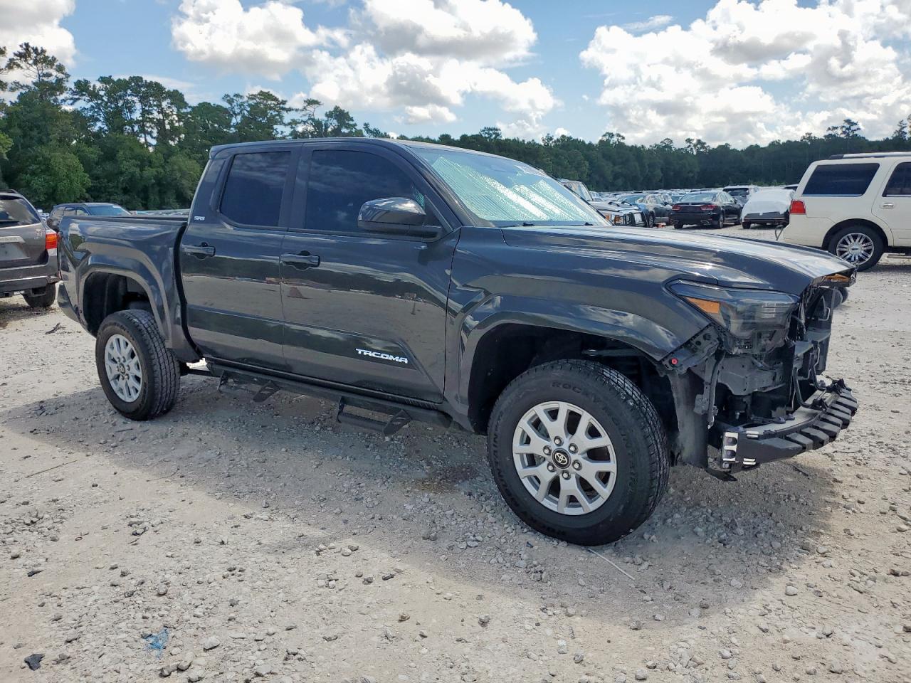 2024 Toyota Tacoma VIN 3TMKB5FN2RM011546 photo 4