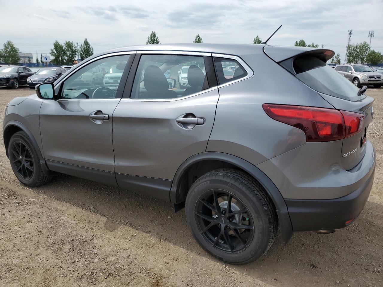 2017 NISSAN Rogue VIN JN1BJ1CR9HW126357 photo 2