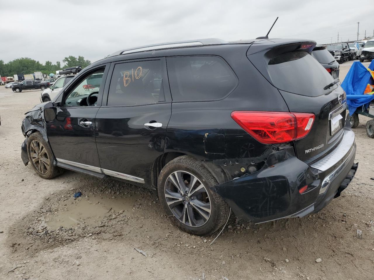 2017 NISS Pathfinder VIN 5N1DR2MMXHC628881 photo 2