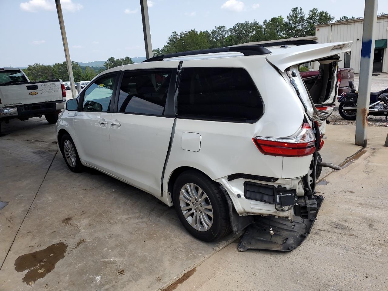 2017 Toyota All models VIN 5TDYZ3DC4HS867912 photo 2