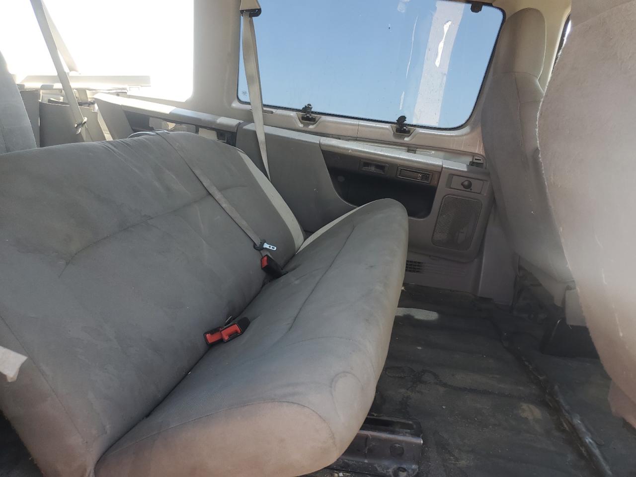 2010 Ford All models VIN 1FBNE3BL6ADA74375 photo 11