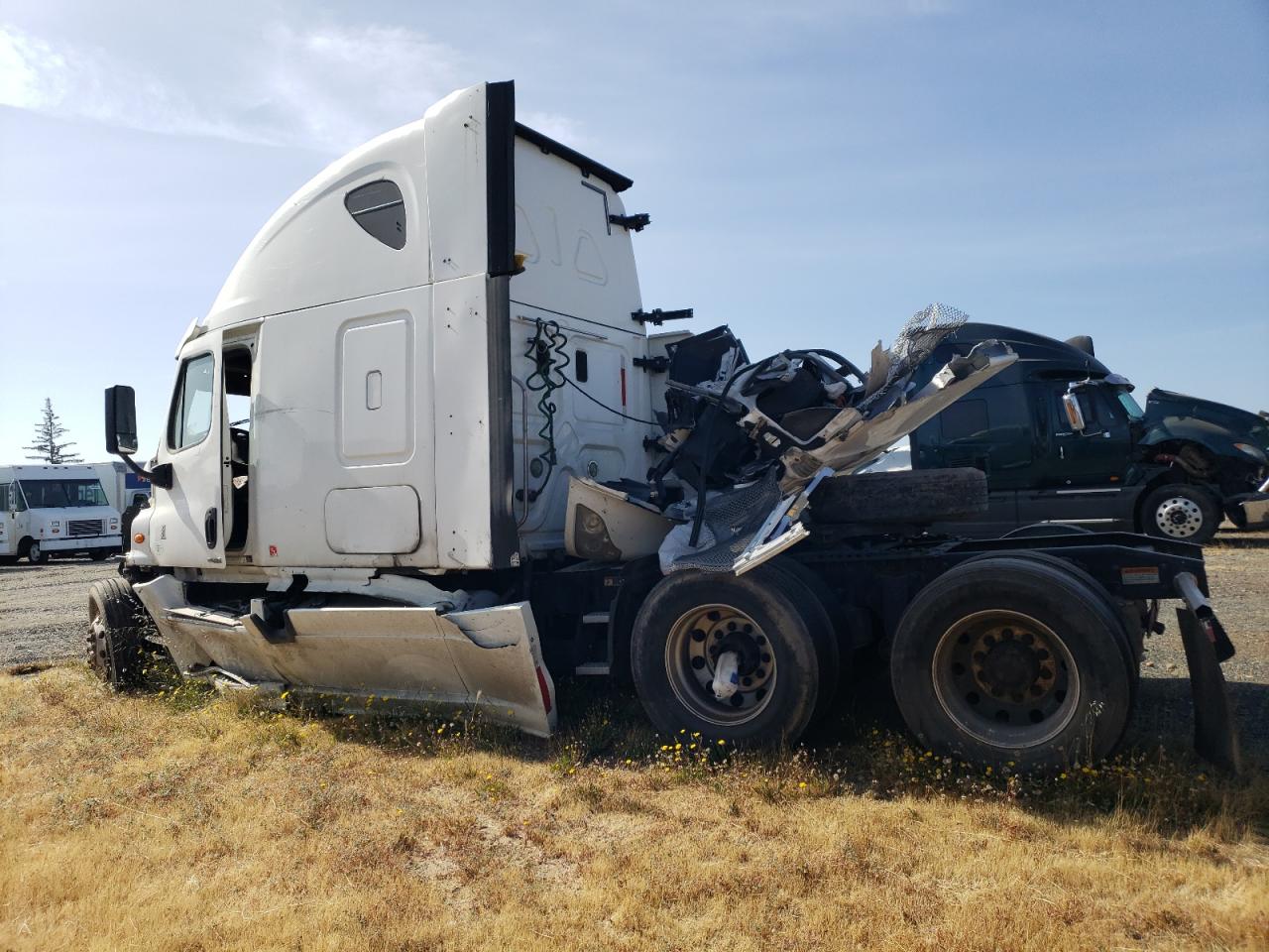 2015 FREIGHTLINER All other VIN 1FUJGLD56FLGL3564 photo 3
