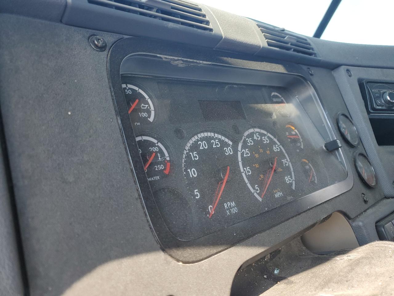 2017 FREIGHTLINER All other VIN 3AKJGEDV1HSJH9204 photo 8