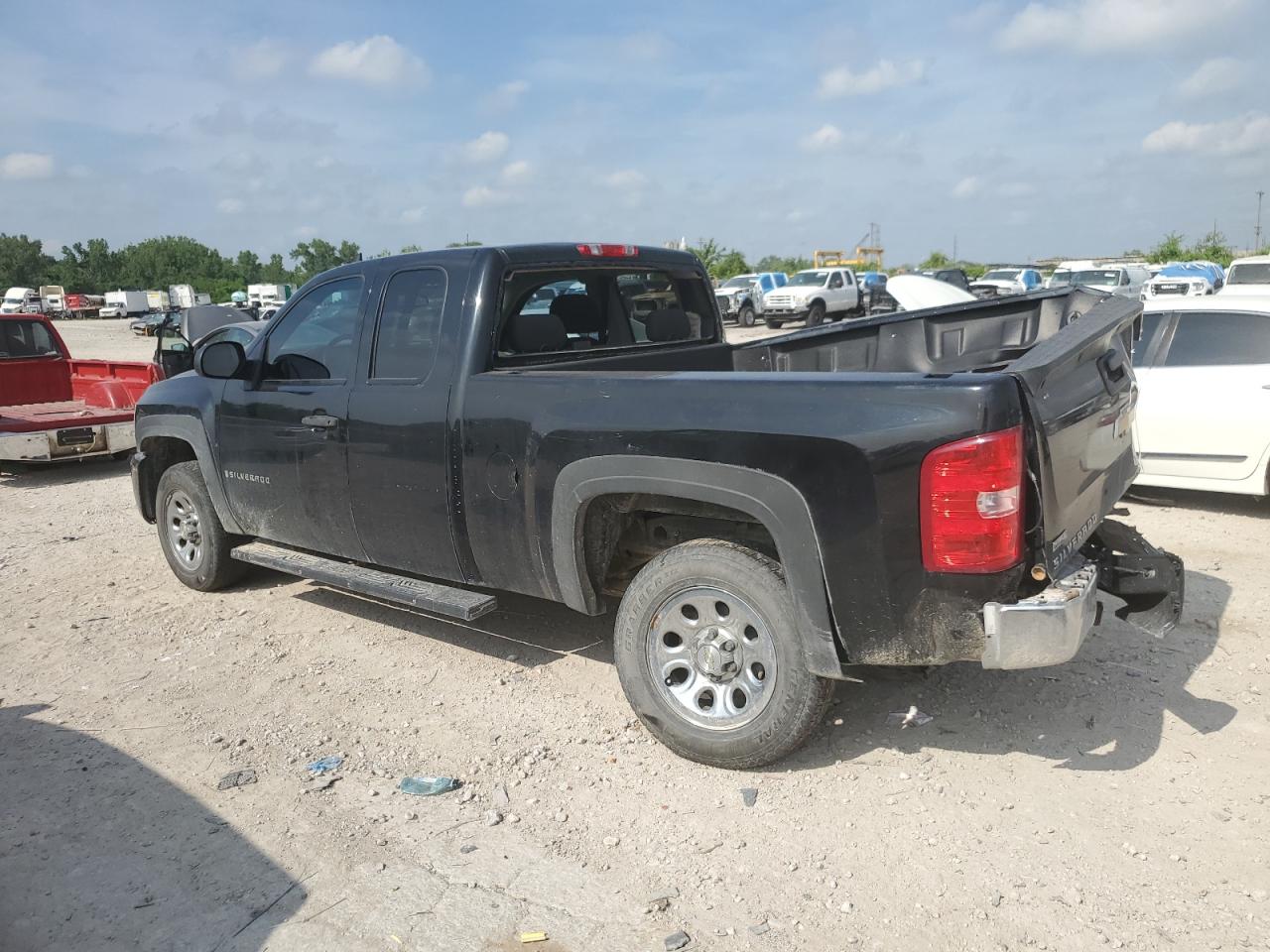 2009 Chevrolet All models VIN 1GCEC19079Z197750 photo 2