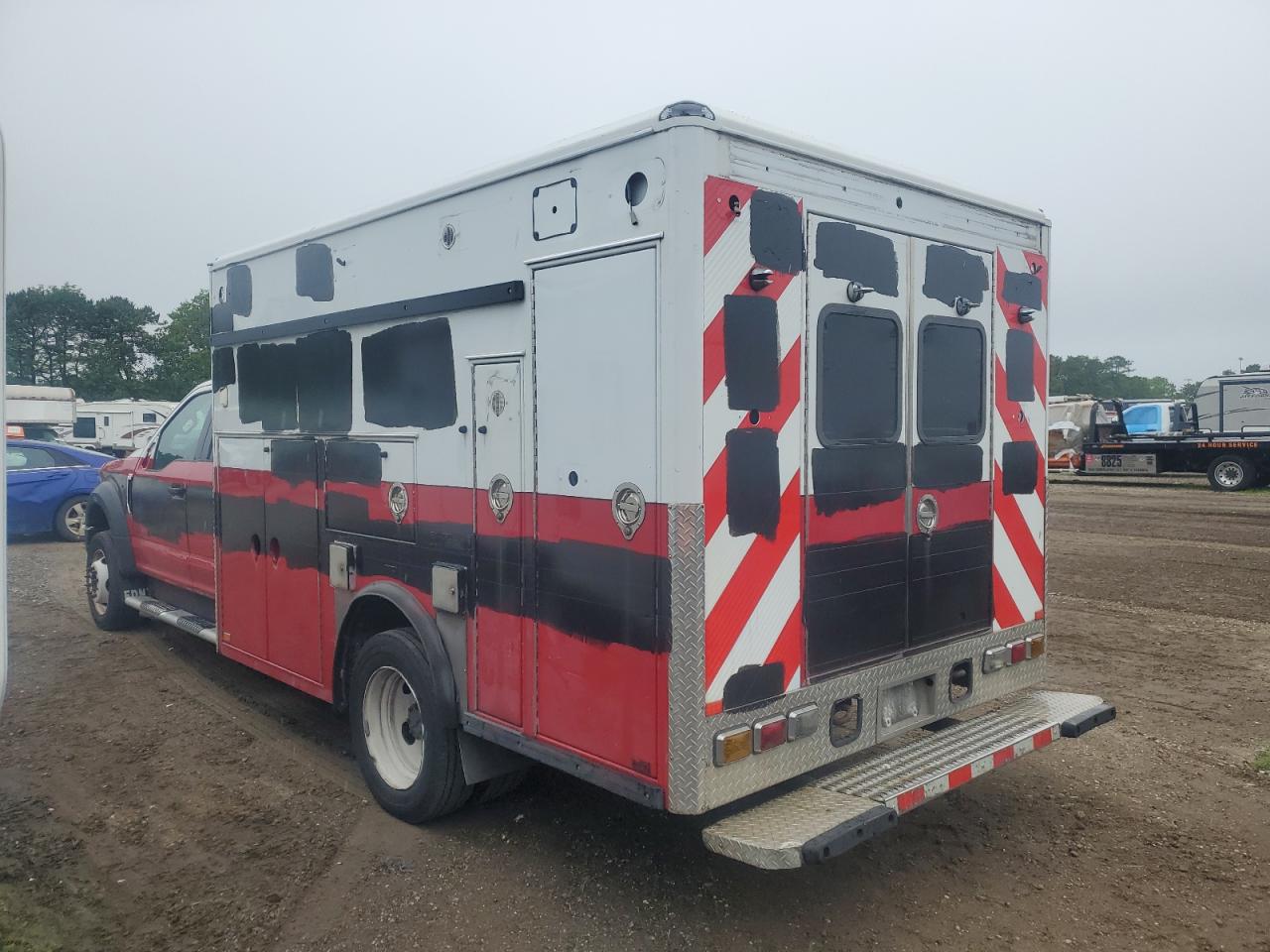 2017 Ford F550 VIN 1FD0X5HT1HEC82148 photo 2