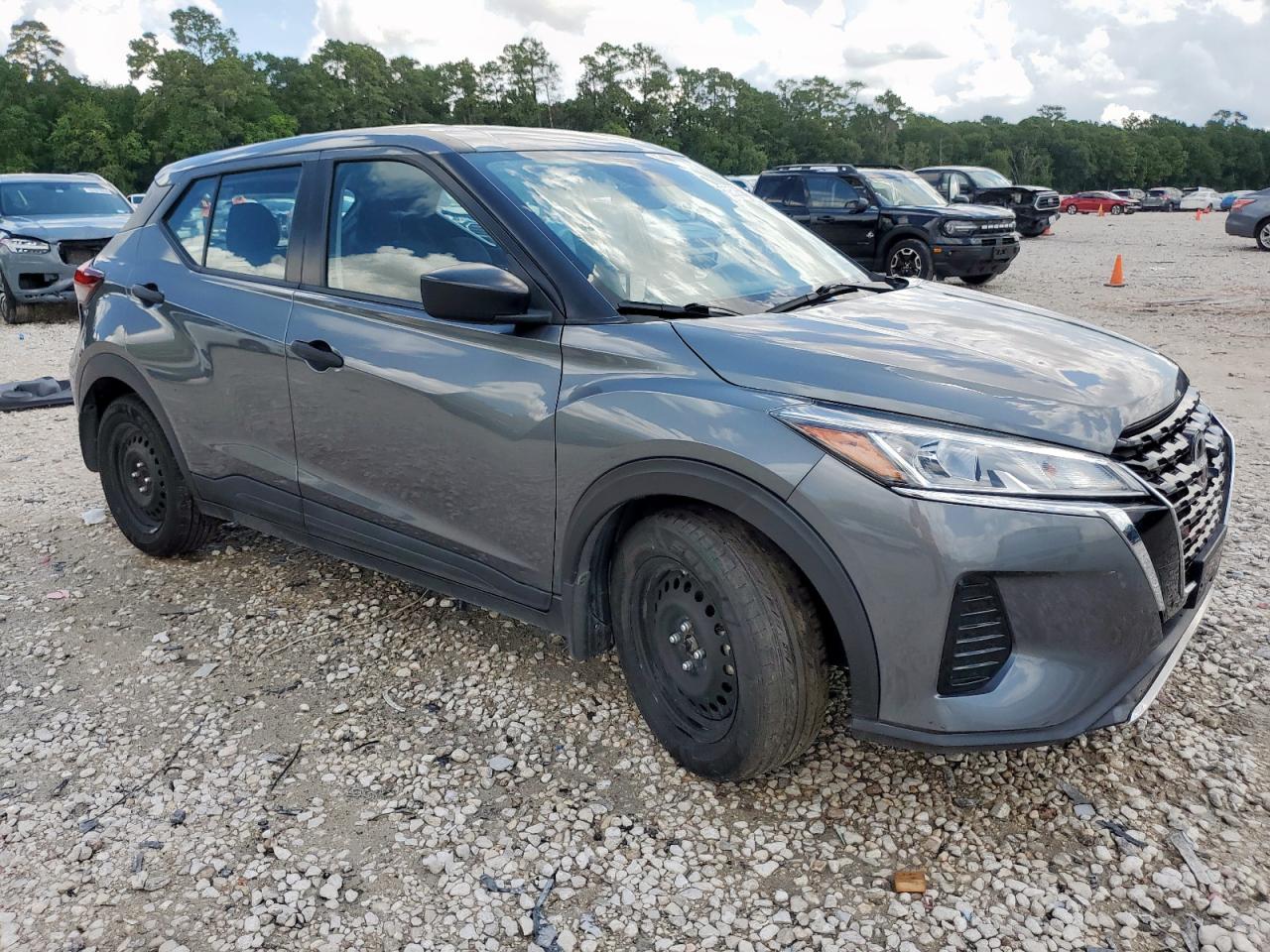 2022 Nissan Kicks VIN 3N1CP5BV5NL499454 photo 4