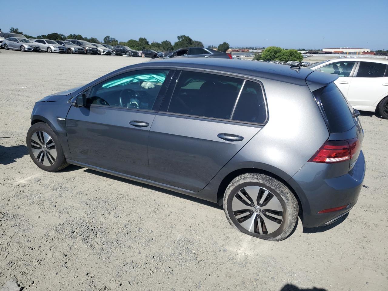 2019 VOLKSWAGEN E-golf se VIN WVWKR7AU8KW903263 photo 2