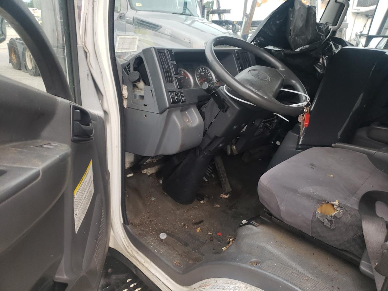 2015 Isuzu All models VIN JALC4W161F7001521 photo 8