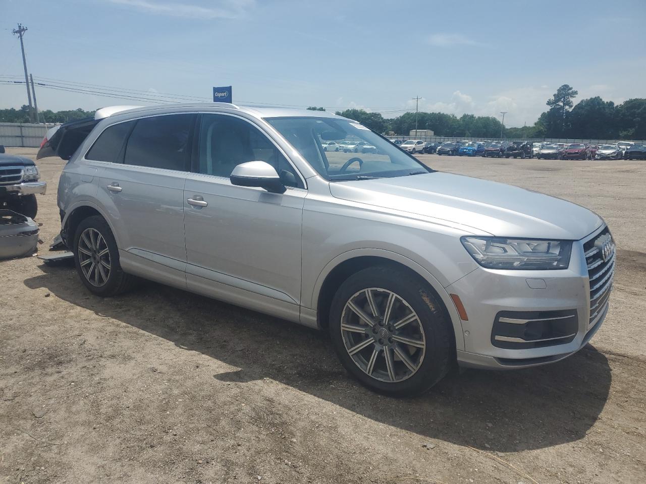 2019 Audi Q7 VIN WA1LAAF77KD021485 photo 4