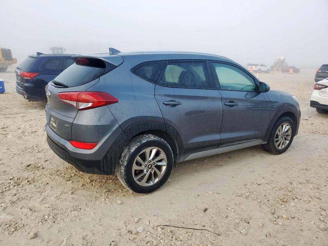 2018 Hyundai Tucson VIN KM8J3CA42JU728455 photo 3