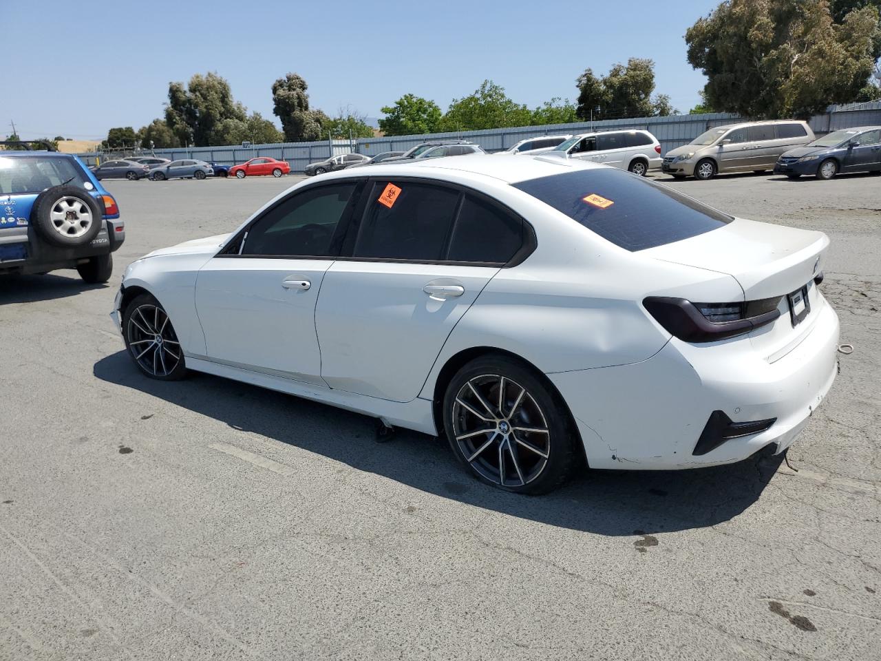 2019 BMW 3 series VIN WBA5R1C56KAK10251 photo 2