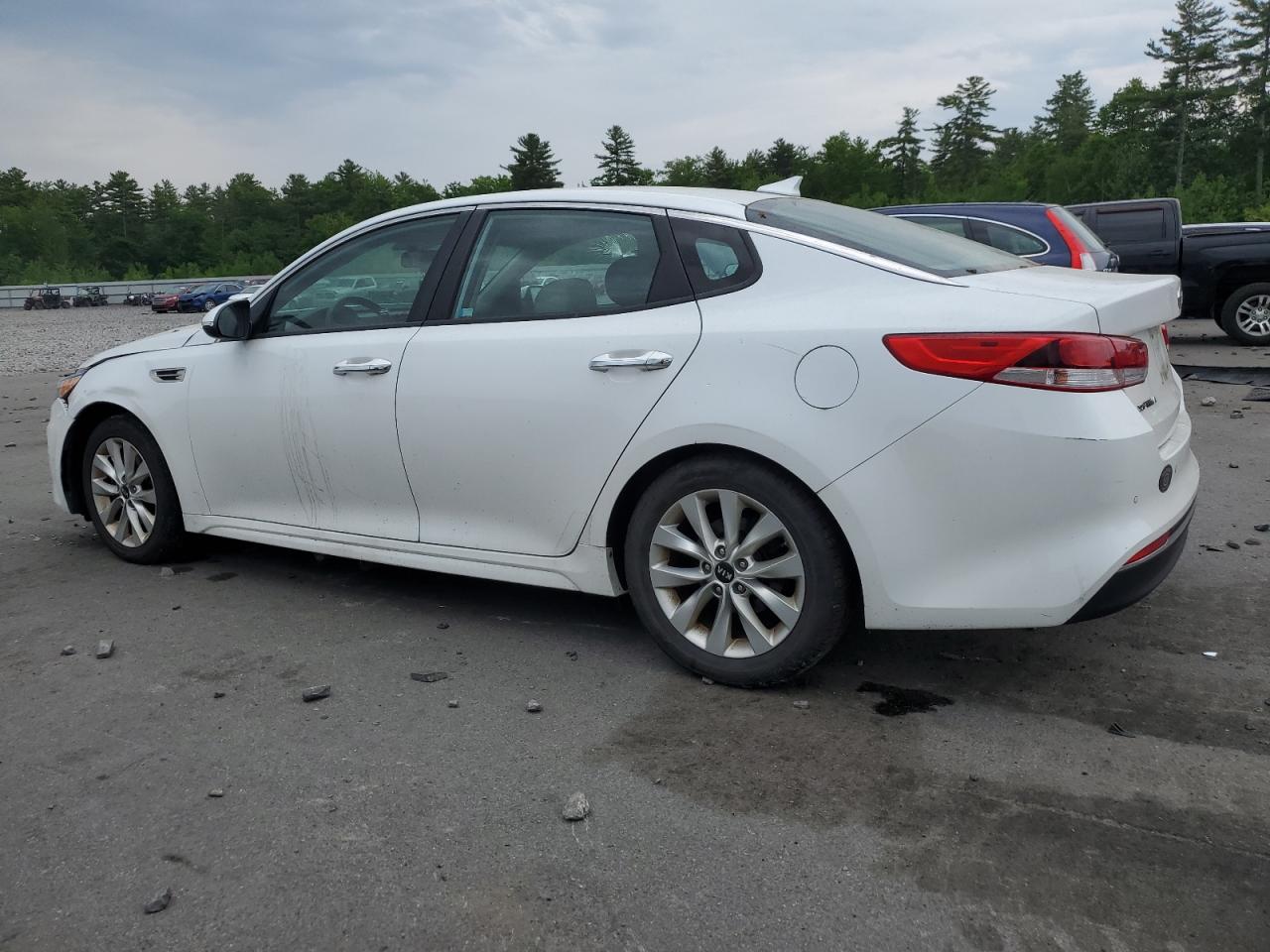 2018 Optima VIN 5XXGT4L39JG263932 photo 2