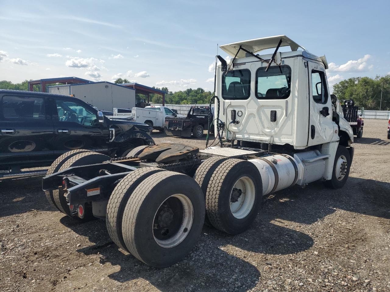2017 FREIGHTLINER All other VIN 3AKJGEDV1HSJH9204 photo 4