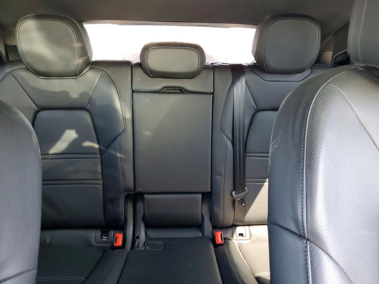 2022 Porsche Cayenne VIN WP1BE2AY8NDA51058 photo 10