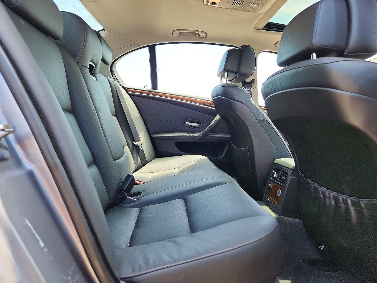 2010 BMW 5 series VIN WBANU5C59AC126126 photo 10