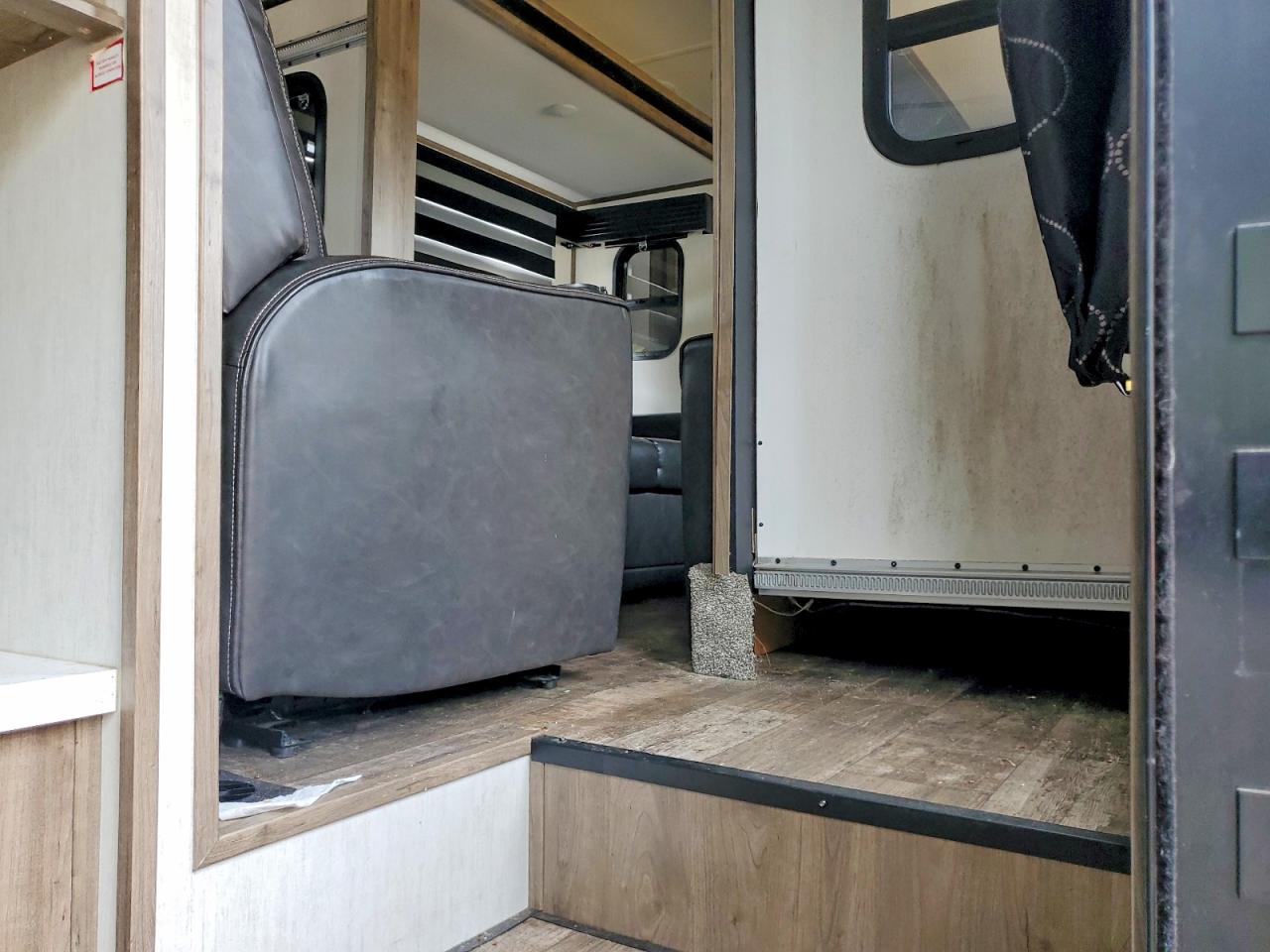 2022 FORE Recreation VIN 5ZT3SR2B6N6110113 photo 5