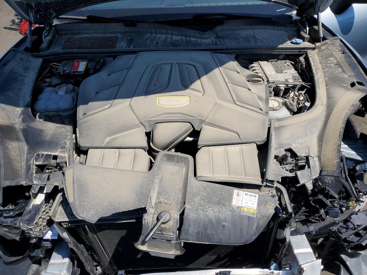 2022 Porsche Cayenne VIN WP1BE2AY8NDA51058 photo 12