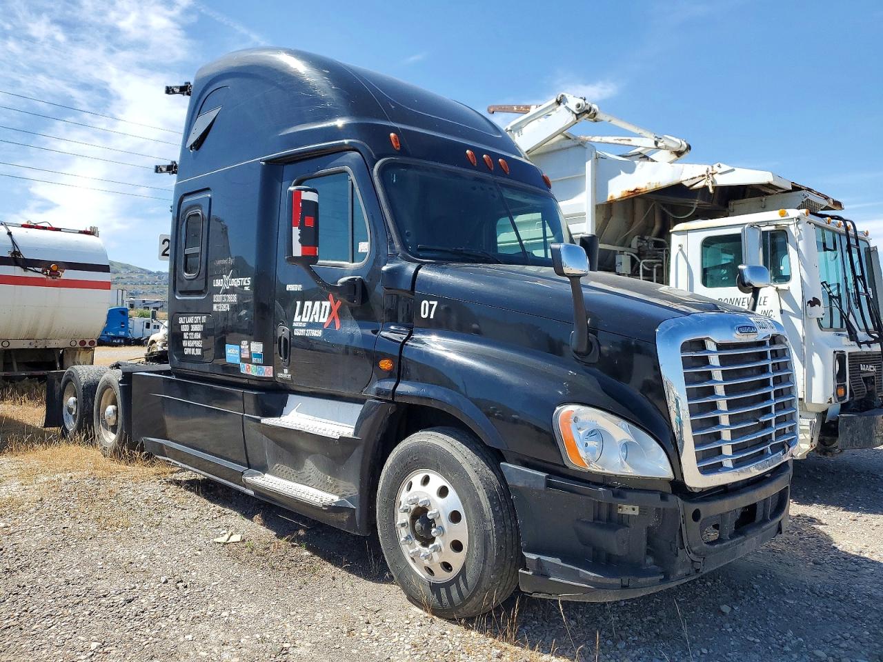 2017 FREIGHTLINER All other VIN 3AKJGLDR6HSHP0952 photo 1