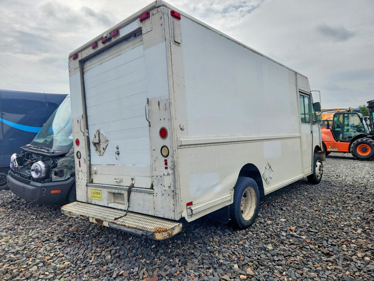 2000 FREIGHTLINER All other VIN 4UZA4FF41YCF81362 photo 3