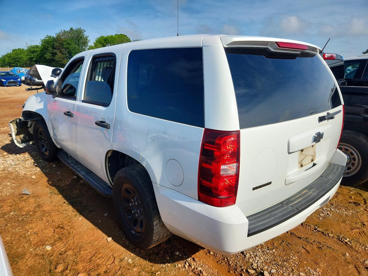 2013 Chevrolet Tahoe VIN 1GNLC2E04DR373284 photo 2