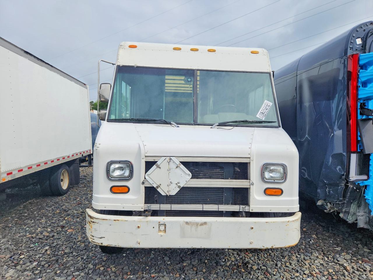2000 FREIGHTLINER All other VIN 4UZA4FF41YCF81362 photo 5
