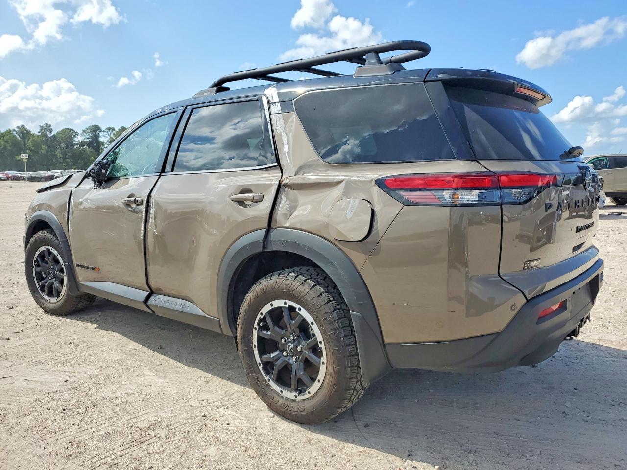 2025 NISSAN Pathfinder VIN 5N1DR3BD0SC211365 photo 2