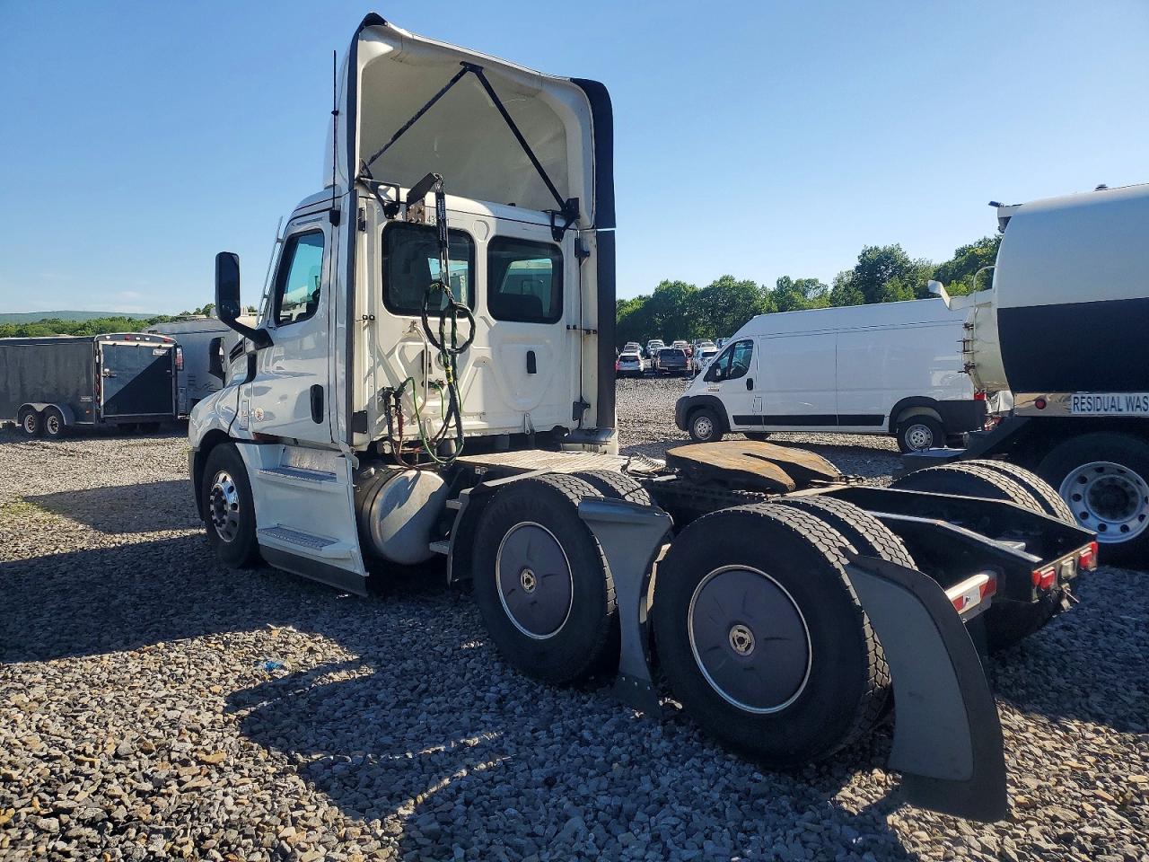 2022 FREIGHTLINER All other VIN 3AKJHLDV5NSNM2279 photo 3