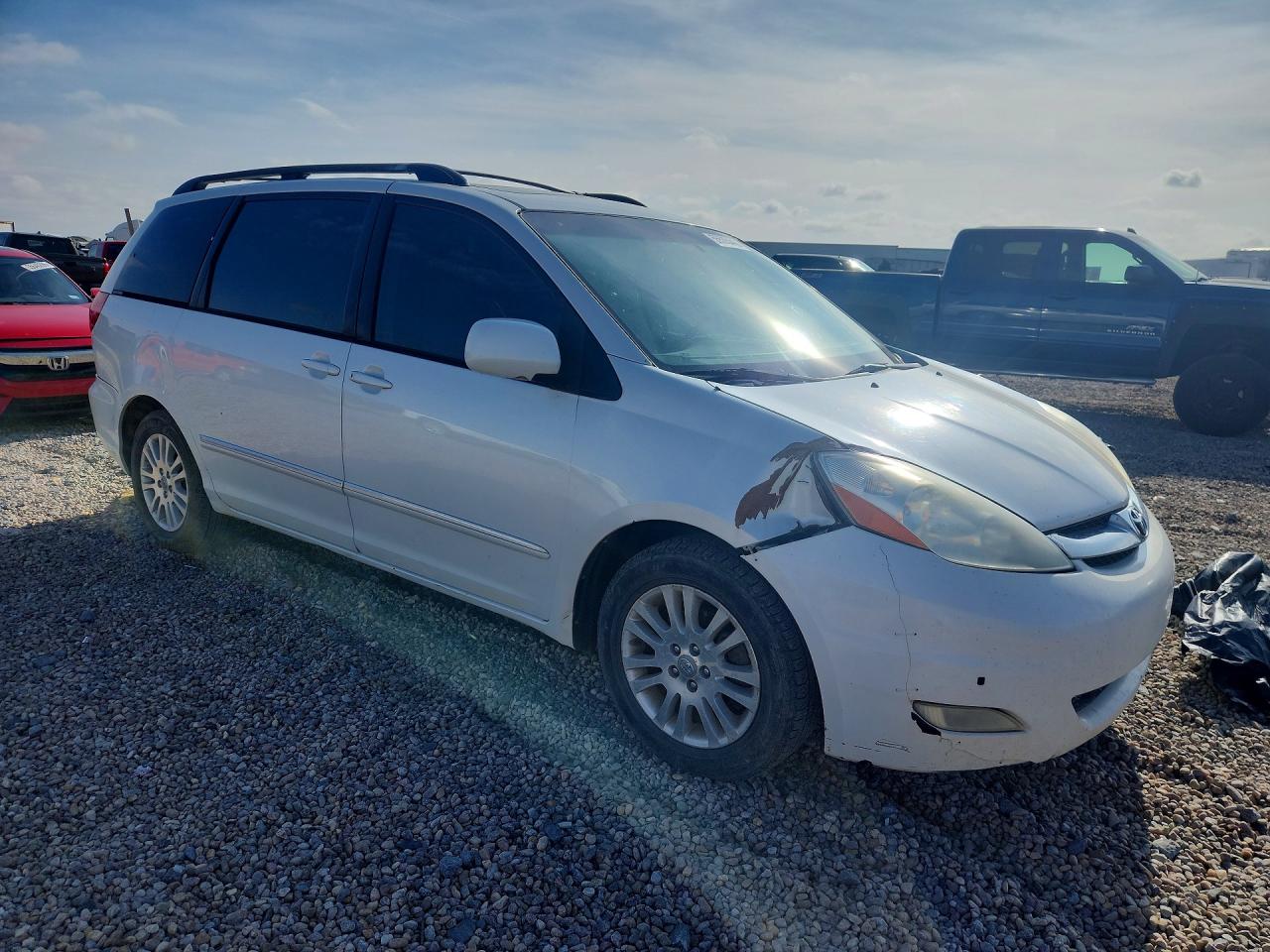 2008 TOYOTA Sienna VIN 5TDZK22C98S212389 photo 4