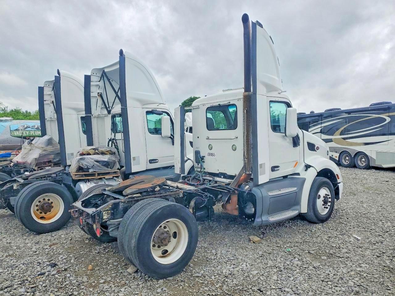 2017 PETERBILT All other VIN 1XPBA48X1HD428449 photo 4
