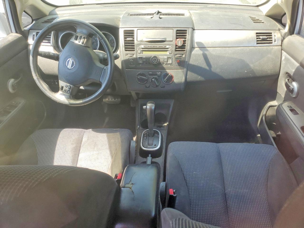 2011 NISS Versa VIN 3N1BC1CPXBL488770 photo 8
