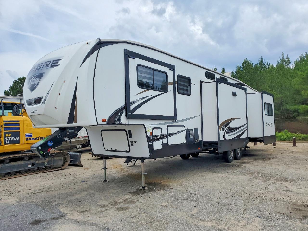 2022 FORE Recreation VIN 5ZT3SR2B6N6110113 photo 2