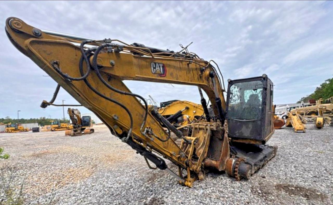 2023 Caterpillar All models VIN CAT00313PNFZ30297 photo 2