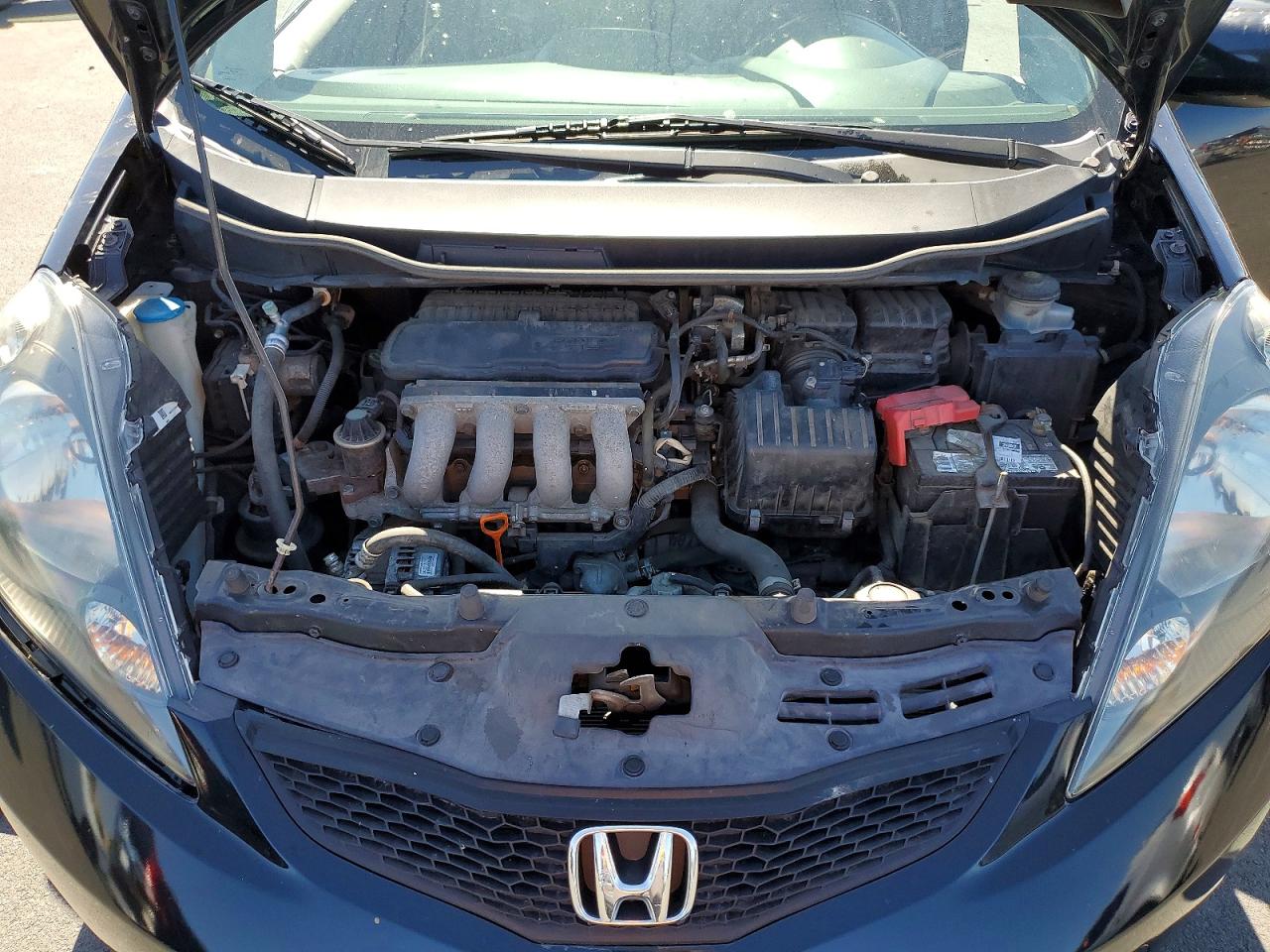 2013 Honda Fit VIN JHMGE8H32DC025580 photo 11