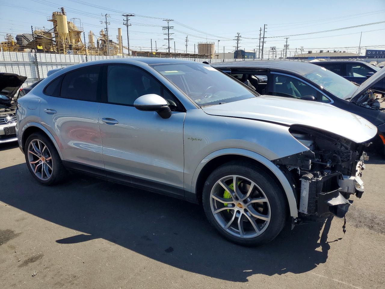 2022 Porsche Cayenne VIN WP1BE2AY8NDA51058 photo 4