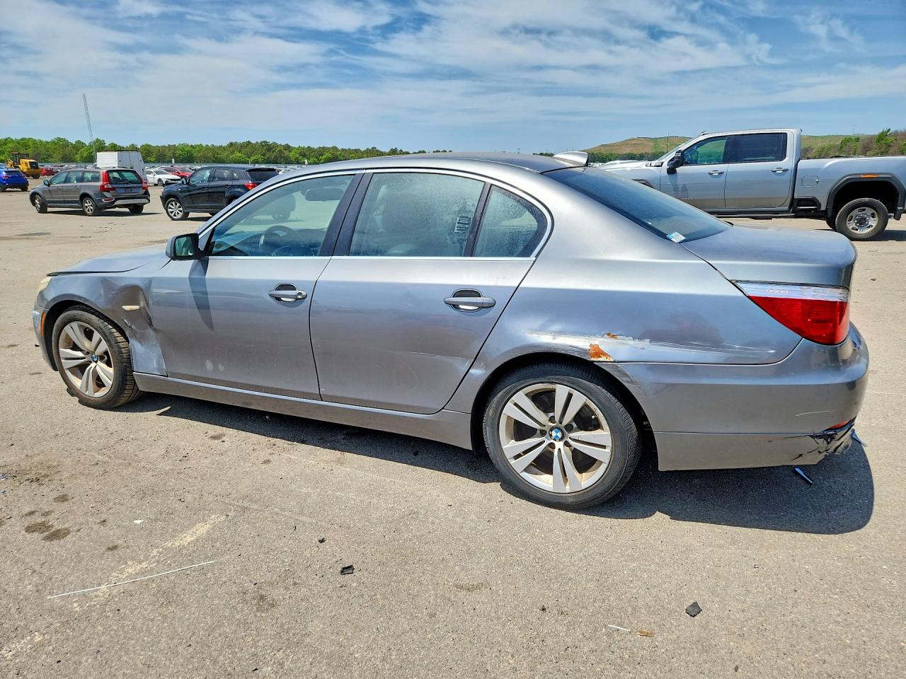 2010 BMW 5 series VIN WBANU5C59AC126126 photo 2