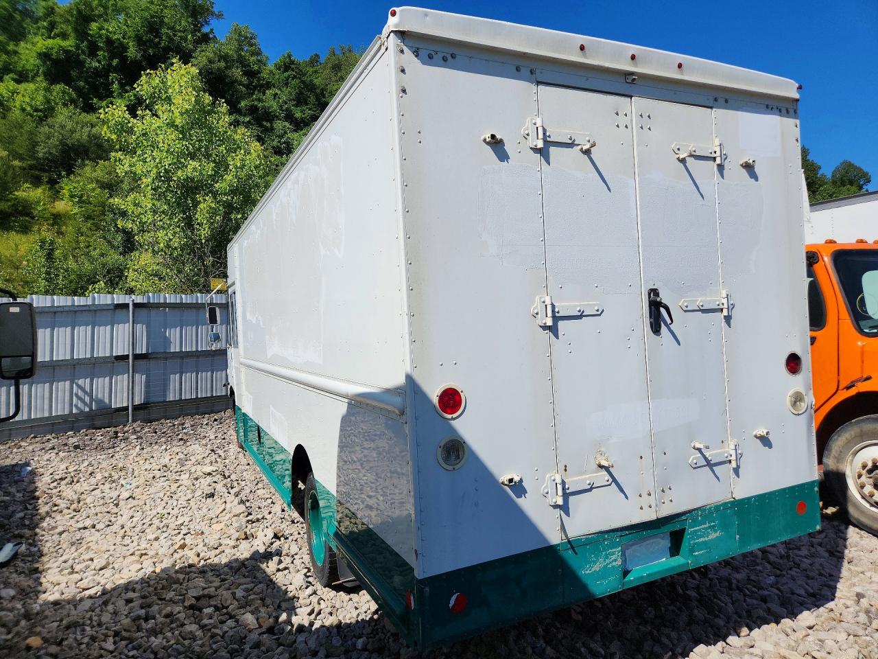 2015 FREIGHTLINER All other VIN 4UZAAPDU5FCGP2715 photo 2