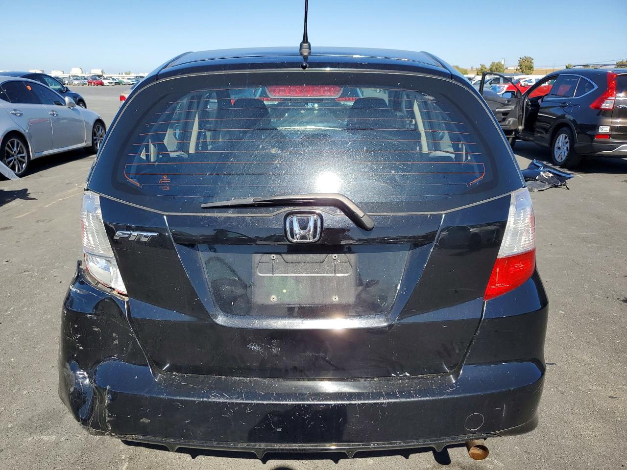 2013 Honda Fit VIN JHMGE8H32DC025580 photo 6