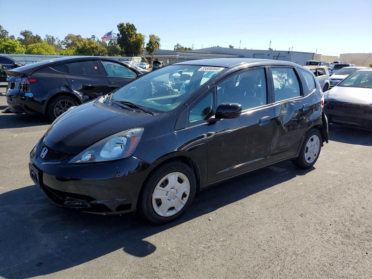 2013 Honda Fit VIN JHMGE8H32DC025580 photo 1