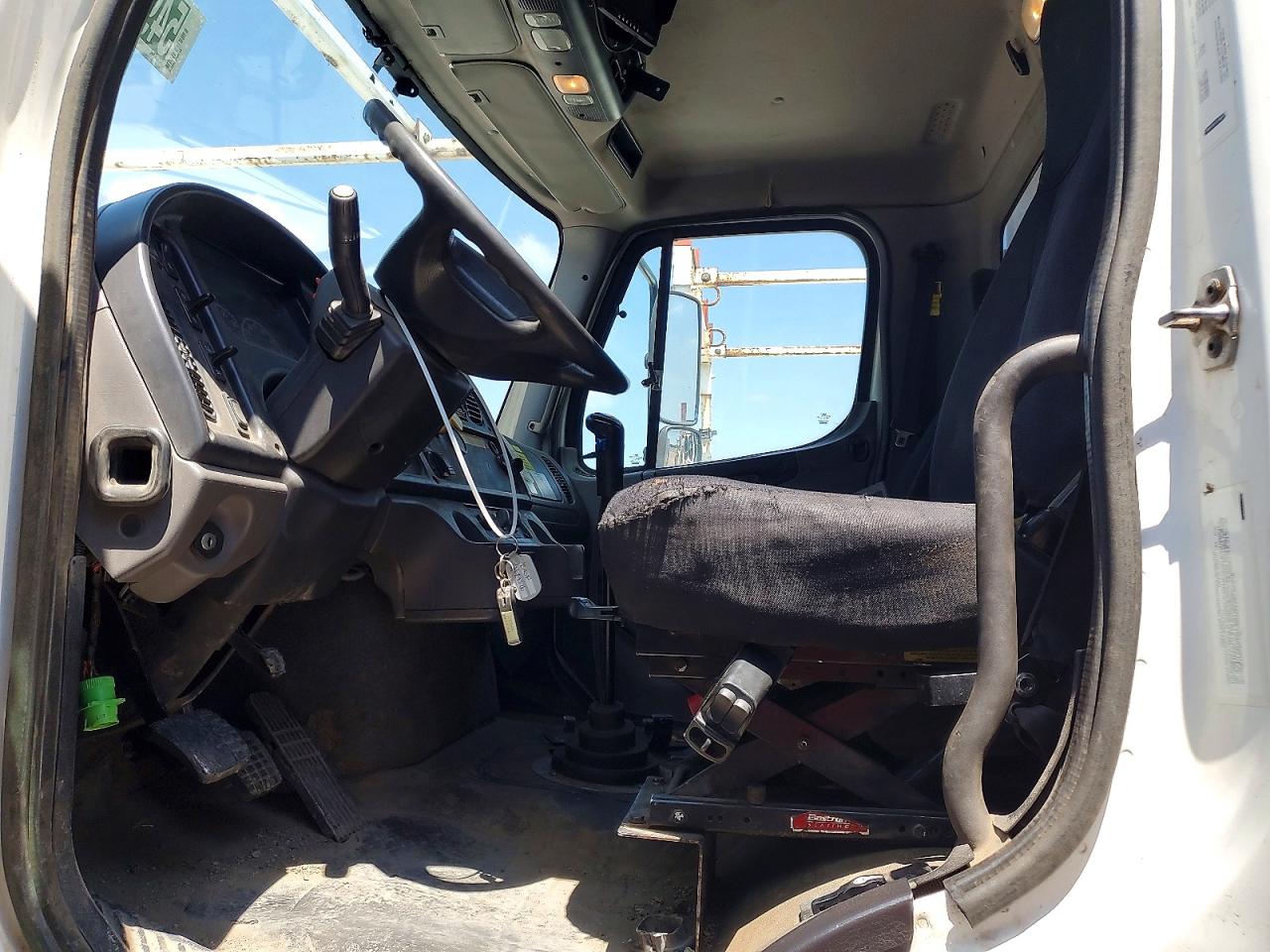 2016 FREIGHTLINER All other VIN 3ALMG3DVXGDHS7319 photo 5
