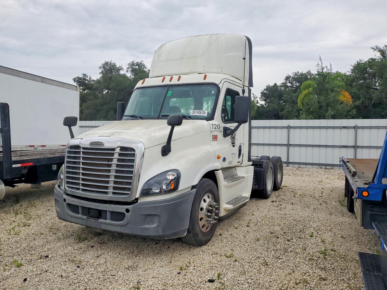 2017 FREIGHTLINER All other VIN 1FUJGEDRXHLHM7522 photo 2